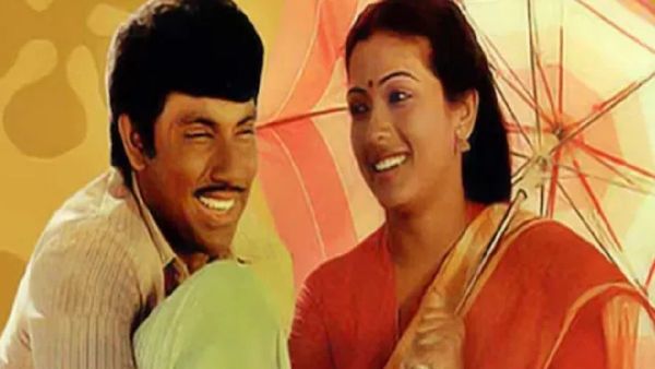  எத்தனை டீச்சராக இருந்தாலும் ஜெனிஃபர்தான் பெஸ்ட்! கடலோர கவிதைகளில் ஒரு பிரபோஸலை பார்த்தீங்களா? 