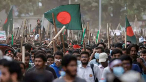 திவாலாகும் வங்கதேசம்? பொருளாதார நெருக்கடிக்கு இடையே கரையும் அந்நிய செலாவணி.. வருகிறது பெரிய சிக்கல்