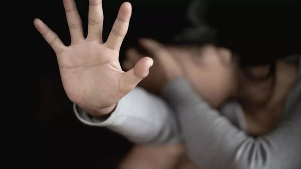 பள்ளிச் சிறுமியை பாலியல் வன்கொடுமை செய்த 16 வயது சிறுவன்.. மகாராஷ்டிர பள்ளியில் அதிர்ச்சி