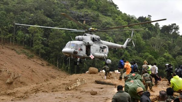 வயநாடு நிலச்சரிவு.. 5 நாள்களாக சூச்சிபாறா அருவி அருகே சிக்கிய 3 பேர்.. ஹெலிகாப்டர் மூலம் மீட்பு