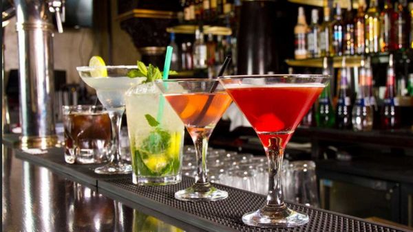 சென்னையில் ஸ்டார் ஹோட்டல்களுக்கு “இடி”யாக வந்து இறங்கிய செய்தி.. பார் உரிமம் ரத்து.. அரசு அதிரடி!