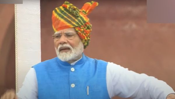 சொந்த ரெக்கார்டை முறியடித்த பிரதமர் மோடி.. சுதந்திர தின உரையில் எவ்வளவு நேரம் பேசினார் தெரியுமா?