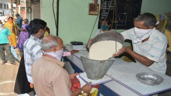 ரேஷனில் பாமாயில் வாங்கியாச்சா? அரிசி அட்டைதாரர்களுக்கு இனிமே இது கிடைக்காதா? ஓடிவந்த டிடிவி தினகரன்