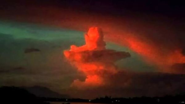 ஈரோடு அதிசயம்.. வானிலிருந்து குபுக்னு தோன்றிய 