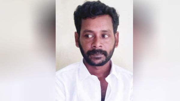 பட்டா பெயர் மாற்றம்.. ஆன்லைனில் மாறினாலும் ஆப்லைனில் மாறாத காட்சி.. அசிங்கமாக சிக்கிய அரசு ஊழியர்