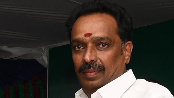 ரூ.100 கோடி நில மோசடி.. முன்னாள் அமைச்சர் எம்.ஆர்.விஜயபாஸ்கர் தொடர்பான வழக்கில் மேலும் ஒருவர் கைது