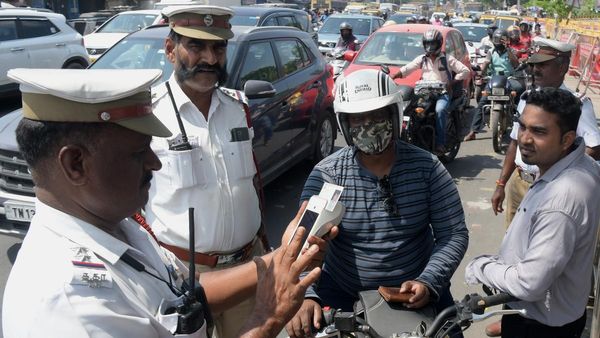 இந்த தவறை மட்டும் பண்ணாதீங்க.. சென்னையில் ரத்து செய்யப்பட்ட பல ஆயிரம் பேரின் லைசன்ஸ்.. என்னாச்சு? 