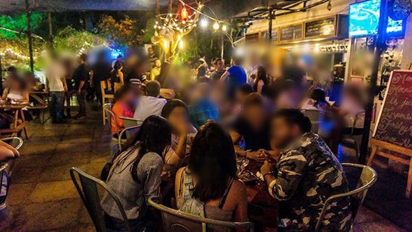 கோயம்பேடு பிரபல மதுபான விடுதியில் பெண்கள் கட்டிப்புரண்டு சண்டை.. தடுக்க போனவர்களுக்கு தரமான சம்பவம்