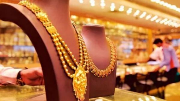 30 பில்லியன் டாலர் பற்றாக்குறை.. தள்ளாடும் ரூபாய் மதிப்பு? தங்கம் விலையேற காரணம் இதுதானா?