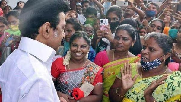 மகளிர் உரிமை தொகை போல் அடுத்த திட்டம்.. பெண்களுக்கு ரூ.5 லட்சம் தரும் அரசு.. விண்ணப்பிப்பது எப்படி?