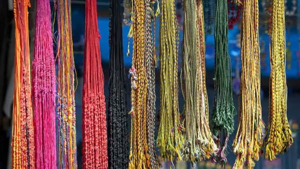 கயிறு கையில் கட்டுவது இதுக்குதானா? சாமி கயிற்றினை எத்தனை நாட்கள் கட்டிக்கொள்ளலாம்? அடேங்கப்பா