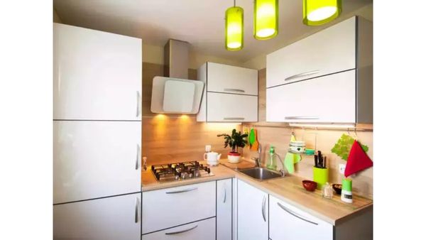 சமையலறையில் இதை மட்டும் பெண்கள் செய்யாதீங்க.. வறுமை வந்துடும்.. பாத்திரம் கழுவறீங்களா? இதை கவனியுங்க