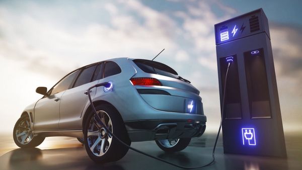 எலக்ட்ரிக் வாகனங்களை வாங்குறீங்களா? கொஞ்சம் பொறுத்துக்கோங்க.. மத்திய அரசு சொன்ன குட் நியூஸ்