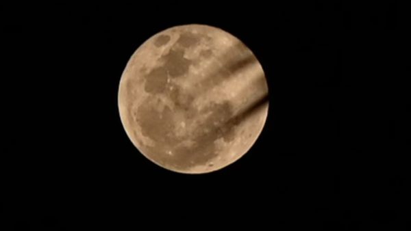 பூமியை மட்டுமல்ல.. நிலவையும் விட்டு வைக்காத கொரோனா.. லாக் டவுனால் ஏற்பட்ட தாக்கம்! ஆச்சரியமா இருக்கே