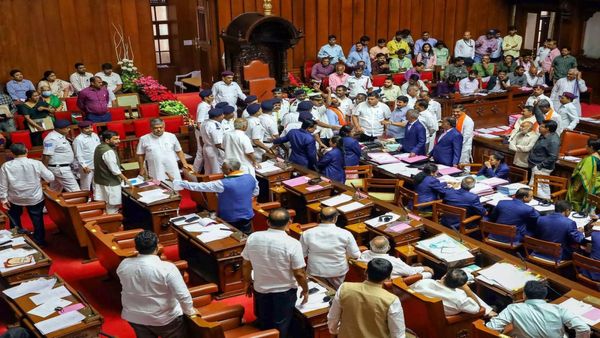 தலைமைச் செயலக வளாகத்தில் வைத்து பாலியல் பலாத்காரம் செய்த கர்நாடக பாஜக எம்எல்ஏ!