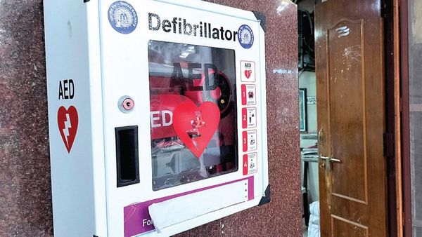 ரயிலில் போறீங்களா? சென்னை சென்ட்ரல், எழும்பூர் ரயில் நிலையங்களில் நவீன கருவி.. பயணிகளுக்கு மகிழ்ச்சி