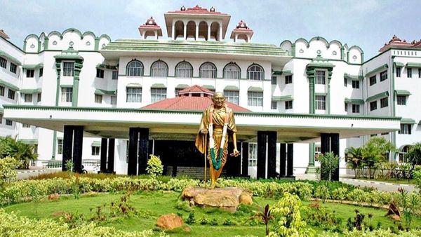 குரூப் 1 தேர்வு... டிஎன்பிஎஸ்சிக்கு சென்னை உயர்நீதிமன்றம் சரமாரி கேள்வி.. போட்ட அதிரடி உத்தரவு