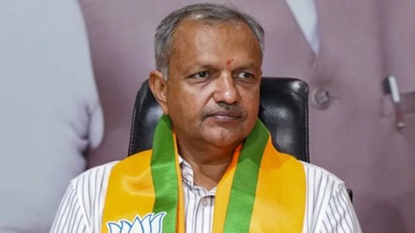 பாஜக எம்.எல்.ஏ ஆன முன்னாள் ஜெயிலர்.. பாலியல் சாமியார் ராம் ரஹீமுக்கு 6 முறை பரோல் வழங்கியது இவர்தான்