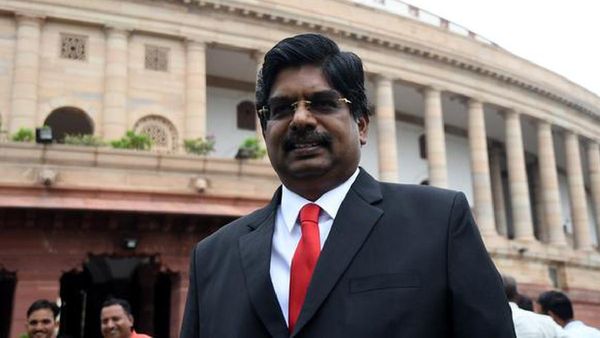 வழக்கறிஞர் வில்சனை கடிந்து பேசிய மதுரை கிளை நீதிபதி! புகார் அளித்த வழக்கறிஞர் சங்கங்கள்