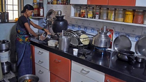 வங்கிக்கணக்கில் நேரடியாக பணம் செலுத்தும் தமிழக அரசு.. வேலூர் வீட்டு பணியாளர்களுக்கு சூப்பர் வாய்ப்பு