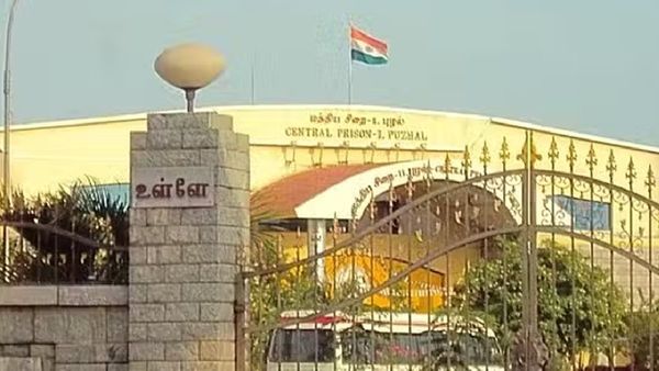 60 பேருக்கு ஒரு டாய்லெட்.. விலங்குகளுக்குரிய வசதிகளை கூட புழல் கைதிகளுக்கு தரக்கூடாதா? ஹைகோர்ட்