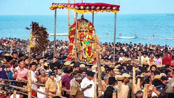 அசுரரை வென்ற இடம்..தேவரை காத்த இடம்! திருச்செந்தூர் கந்த சஷ்டி விழா பணிகள் தீவிரம்!ரூம் புக்கிங் ஈசி