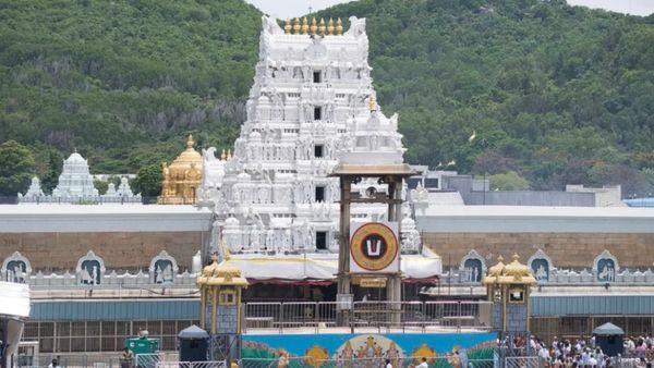 திருப்பதி போகணும்னு பிளான் செய்தாலும் முடியலையா? அப்போ சனிக்கிழமைகளில் இதை செய்ங்க! 