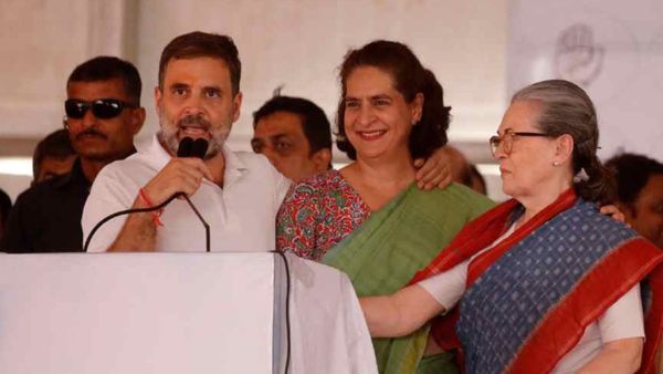 வயநாடு லோக்சபா தொகுதியில் சோனியா, ராகுல் காந்தி.. பிரியங்கா காந்திக்காக இன்று முதல் பிரசாரம்!