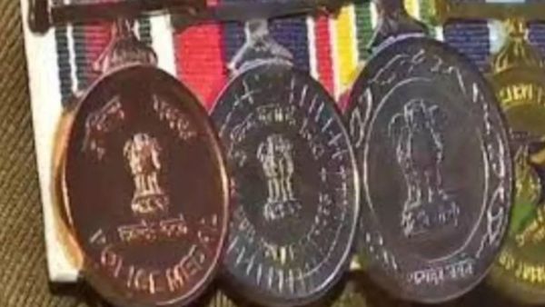 தமிழ்நாட்டின் வந்திதா பாண்டே ஐபிஎஸ் உட்பட 8 பேருக்கு 