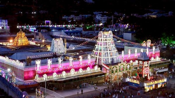 திருப்பதியில் விஐபி பிரேக் தரிசன டிக்கெட்டில் ரூ 65 ஆயிரம் முறைகேடு! சிக்கிய பெங்களூர் குடும்பம்