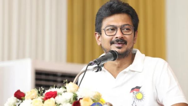 தமிழக அரசின் ஆலோசனை கூட்டத்திலேயே தமிழ்த்தாய் வாழ்த்து தவறாக பாடப்பட்டதா? உதயநிதி விளக்கம்