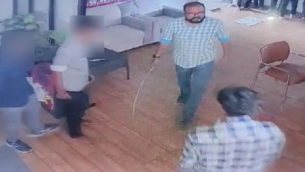 பதறவைத்த வீடியோ! மாணவர்கள் மீது கொடூர தாக்குதல்! நெல்லை நீட் பயிற்சி மைய உரிமையாளர் மீது 3 வழக்குகள்