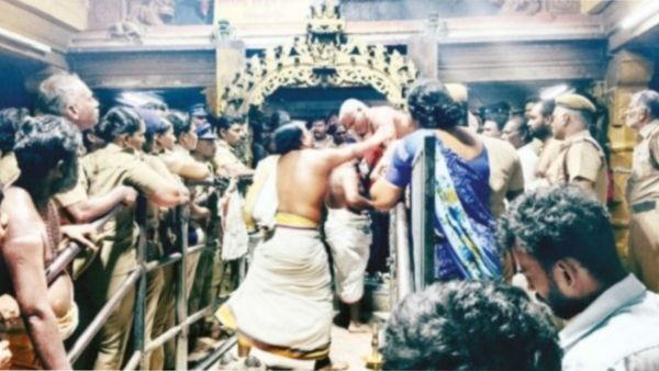 உவரி சுயம்புலிங்க சுவாமி கோவில் அறங்காவலருடன் மோதல்.. பூட்டு போட்ட அர்ச்சகர்கள்.. போலீஸ் குவிப்பு!