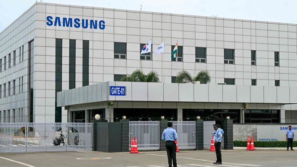 ஸ்ரீபெரும்புதூர் சாம்சங் நிறுவனம் இடமாறுகிறதா? ஆந்திராவின் ஸ்ரீசிட்டி அதிகாரிகள் பேச்சுவார்த்தை?