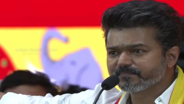 தமிழக வெற்றிக் கழகம் மாநாட்டில் விஜய் பேச்சு உணர்த்துவது என்ன?