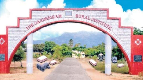 3 நாள் மட்டுமே இருக்கு..தேர்வு இல்லாமல் காந்தி கிராம பல்கலையில் வேலை! அதுவும் 20 ஆயிரம் சம்பளத்தில்! 