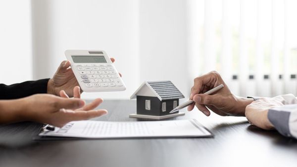 நிலப் பத்திரம் அப்பா பெயரில்.. ஆனால் பட்டா வேறு ஒருவர் பெயரில்.. அதை அப்பா பெயரில் மாற்ற முடியுமா?