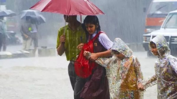 முதலில் பள்ளிகளுக்கு நோ லீவ்.. முக்கால் மணி நேரத்தில் மாறிய முடிவு.. சென்னையில் குழம்பிய பெற்றோர்கள்