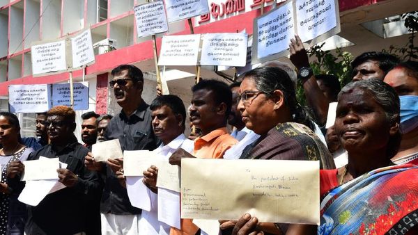 ஈஷா யோகாவை தடை பண்ணுங்க.. களத்துக்கு வந்த மாதர் சங்கம்! ஆதரவாக வரும் அர்ஜுன் சம்பத்.. பரபர கோவை!