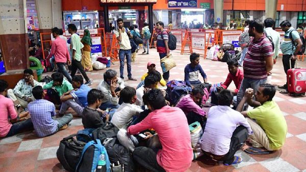 கோவையில் வேலை செய்றீங்களா?.. வெளிமாநில தொழிலாளர்களுக்கு முக்கிய அறிவிப்பு.. நோட் பண்ணிக்கோங்க