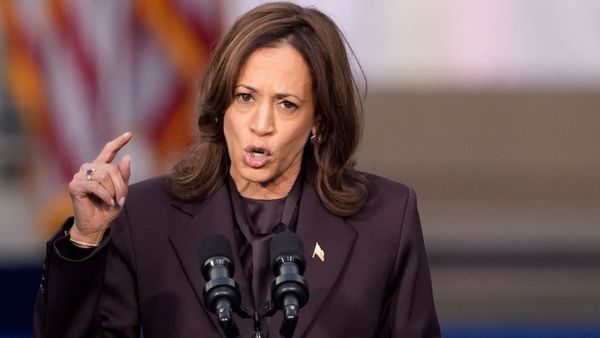 கமலா ஹாரிஸ் பூர்வீக கிராமத்தில் கண்ணீர் விட்டு கதறியழுத அமெரிக்க பெண்- அதிர்ச்சியில் பொதுமக்கள்!