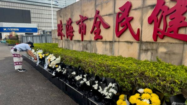 கணவனை உதறிய மனைவி.. தாத்தாவுக்கு பெருங் கோபம்.. திடீர்னு மைதானத்தில் நுழைந்த கார்.. நிலைகுலைந்த சீனா