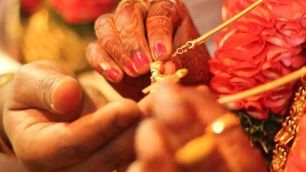 கணவன், மனைவி ஒரே ராசிக்காரர்களாக இருந்தால்? ஒரே ராசி, ஒரே நட்சத்திரம் உடையவர்கள் கல்யாணம் செய்யலாமா?