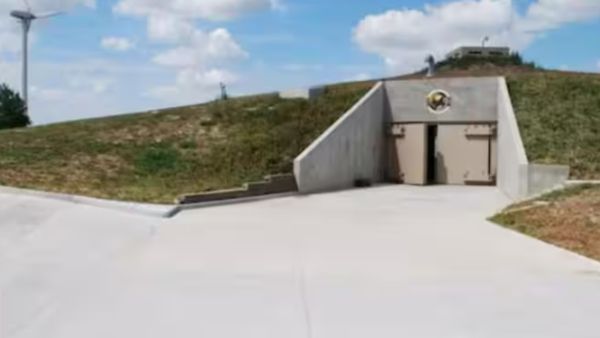 பூமிக்கடியில் தனி உலகம்.. 15 தளத்தில் பிரம்மாண்டம்! சினிமாவில் கூட இப்படி பார்த்திருக்க மாட்டோம்