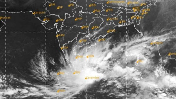 வங்க கடலில் நகரத்தொடங்கிய புயல் சின்னம்.. ஃபெங்கல் புயலாக வலுப்பெறுவது எப்போது? எங்கே கரையை கடக்கும்