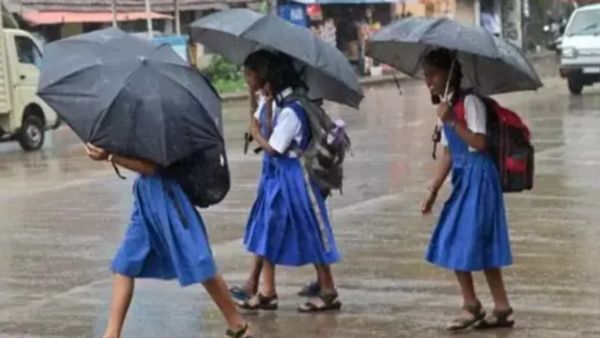 நாகையில் பள்ளிகளுக்கு நோ லீவு.. இன்று வழக்கம் போல் இயங்கும்.. புதுவை, காரைக்காலில் விடுமுறை