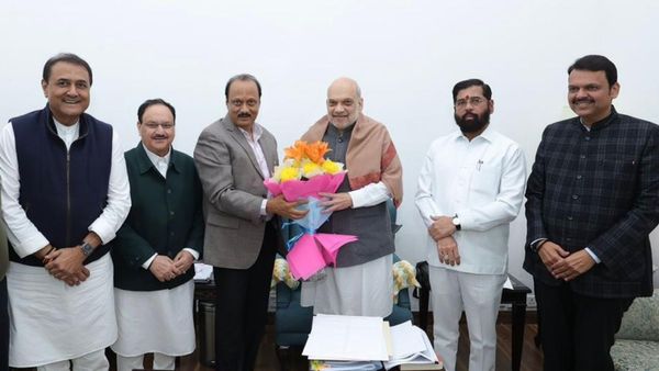 நள்ளிரவை தாண்டி நடந்த மீட்டிங்.. நேரடியாக தலையிட்ட அமித் ஷா.. மகாராஷ்டிராவில் அடுத்த முதல்வர் யார்?