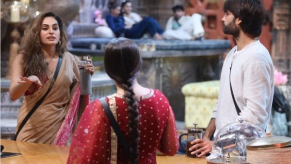 ஹிந்தி பிக் பாஸில் நடந்த செம சண்டை.. ஸ்ருதிகா செய்த கலவரம்.. ஒரு வழியா தலை தப்பியது 