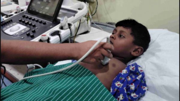 8 வயசுதான் ஆகுது.. இதயத்தில் பாதிப்பு! அறுவை சிகிச்சை செய்தால்தான் காப்பாற்ற முடியும்! உதவி பண்ணுங்க