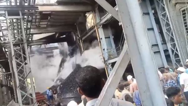 மேட்டூர் அனல் மின் நிலையத்தில் கோர விபத்து.. 2 பேர் சடலமாக மீட்பு! மற்றவர்கள் கதி என்ன?